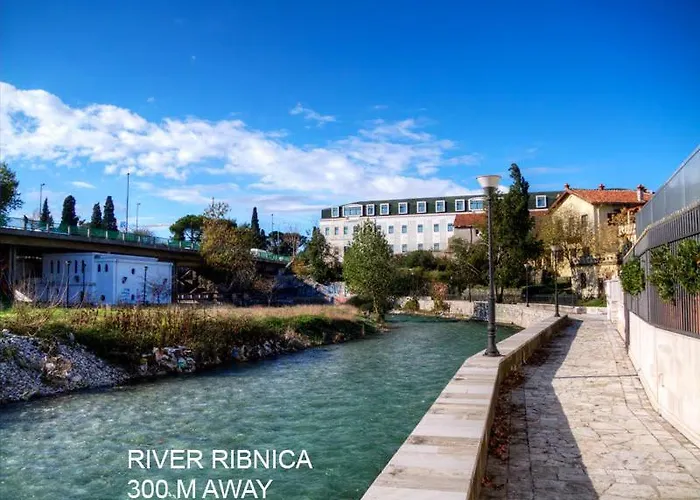 בית הארחה Parkside Place פודגוריצה