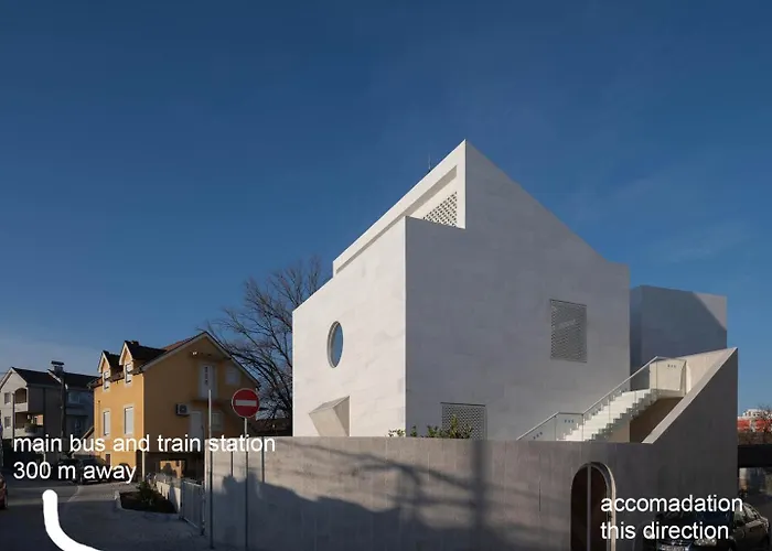 Parkside Place * פודגוריצה